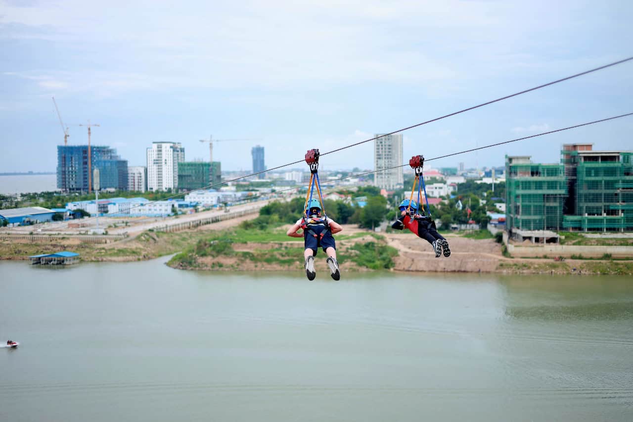Zipline Round Trip - Superman